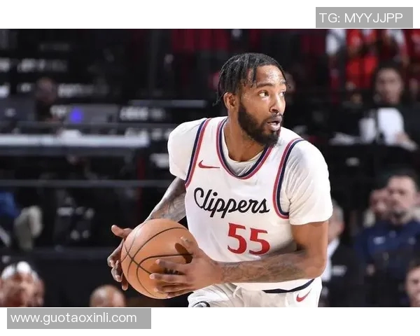 祖八回归后,快船进攻拥堵,防守四处透风,球队大溃败,小琼斯再次受伤,球队继续一胜难求