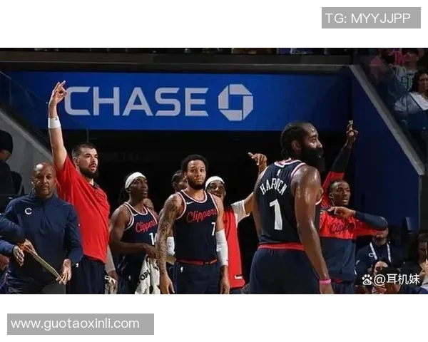 快船114-101逆转勇士 球员评价：3人优秀，4人及格，3人低迷